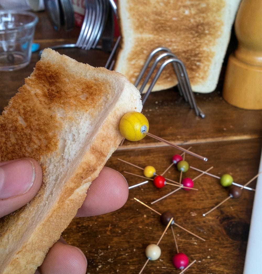 Wire and bead toast connectors
